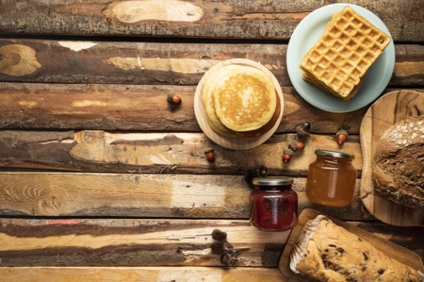 Há uma razão para o debate panquecas x waffles. Eis por que os pratos do café da manhã são realmente tão diferentes.