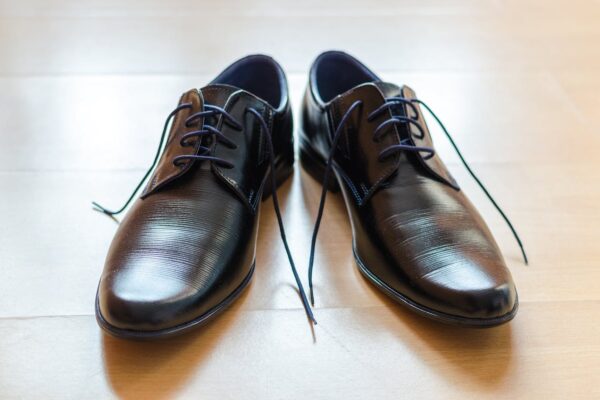 Como saber se um sapato derby masculino é de boa qualidade?